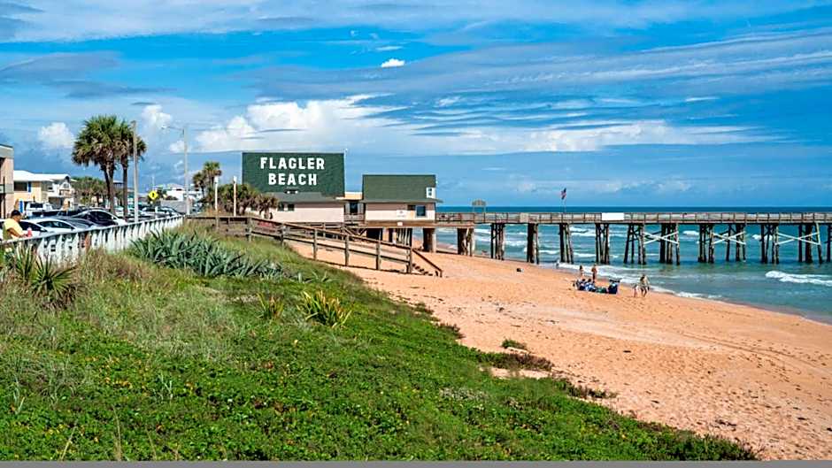 Holiday Inn Express & Suites Palm Coast - I-95