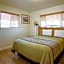 Charm Motel & Suites