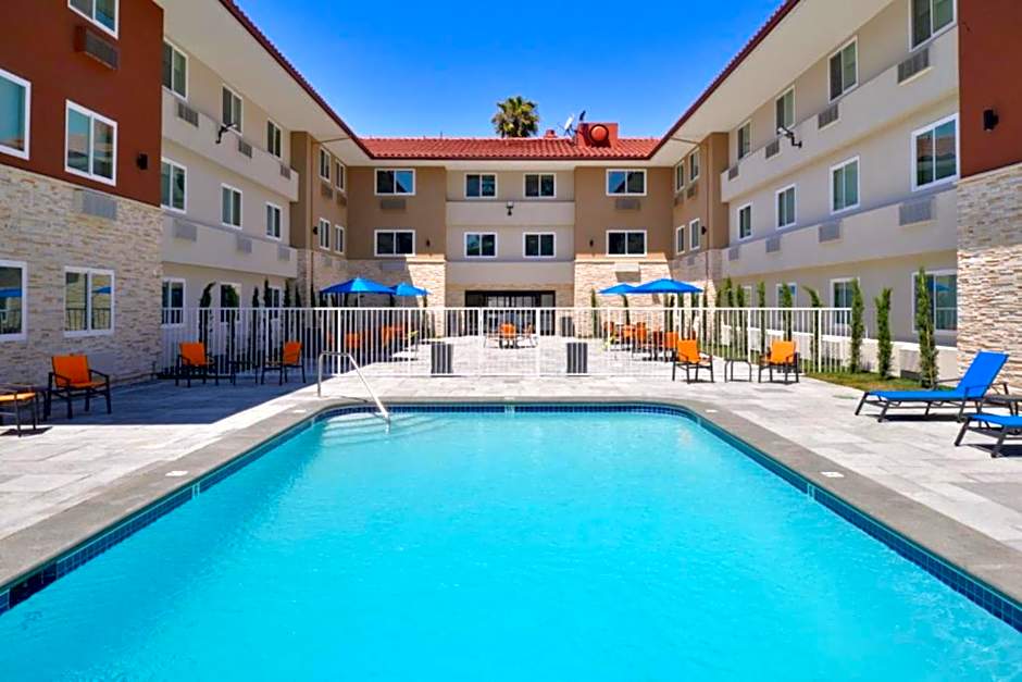 Holiday Inn Express Santa Rosa North By IHG