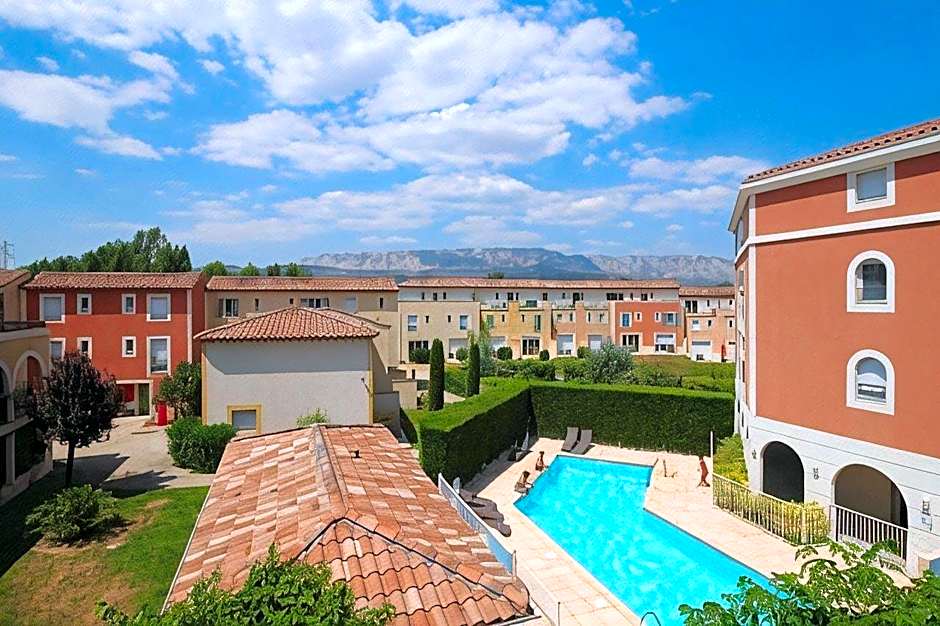 Park & Suites Village Aix-Le Rousset
