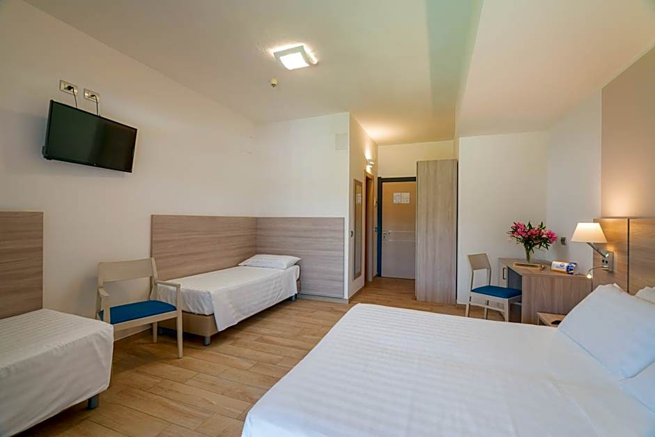 Zdjęcie 1 z 4 — Junior Suite, Lateral Sea View