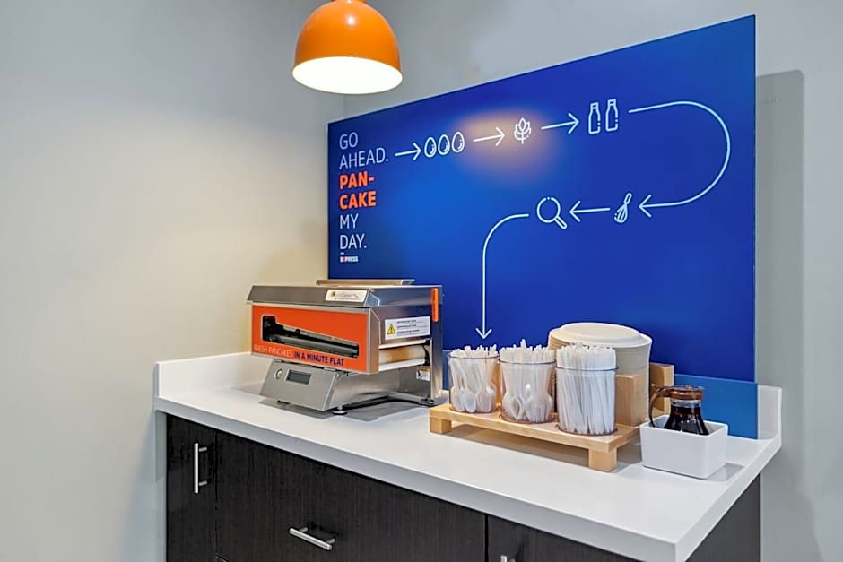 Holiday Inn Express & Suites Mountain View Silicon Valley By IHG