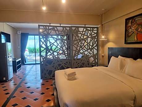 Suite with 1 King Bed - No Smoking