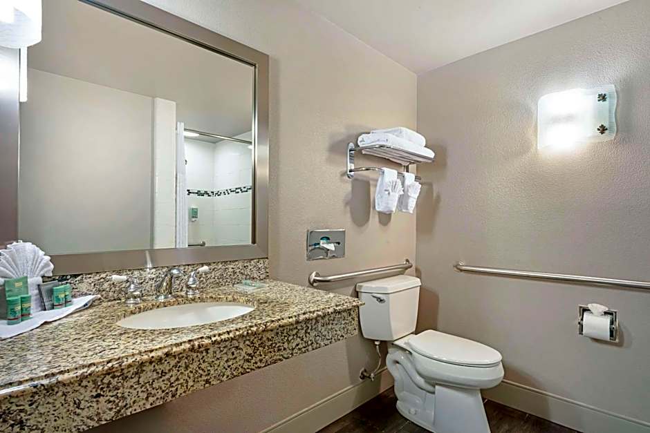 Best Western Cedar Inn And Suites