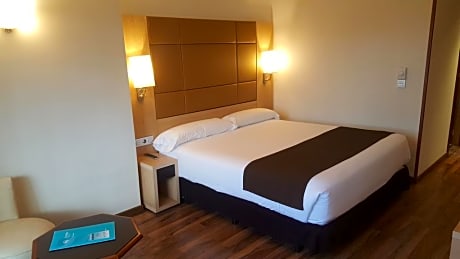 DOUBLE ROOM SINGLE USE