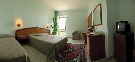 Triple Room with Sea View