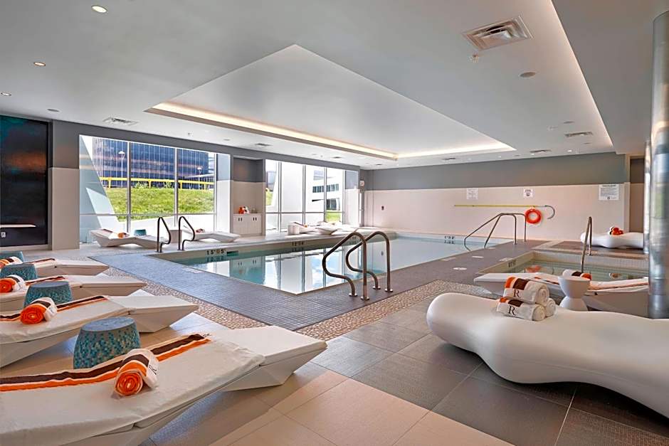 Renaissance by Marriott Edmonton Airport Hotel