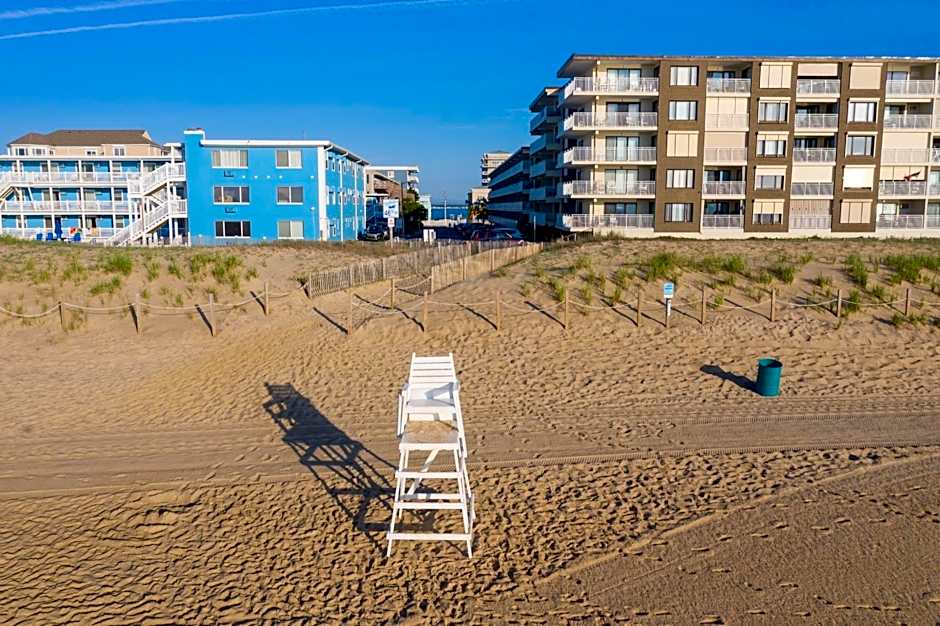 Ocean Block Condo 100 Steps From the Beach