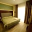 8room hotel