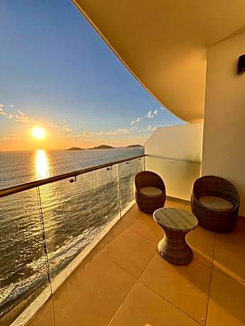 SUNSET VIEW MALECON MAZATLAN 1704