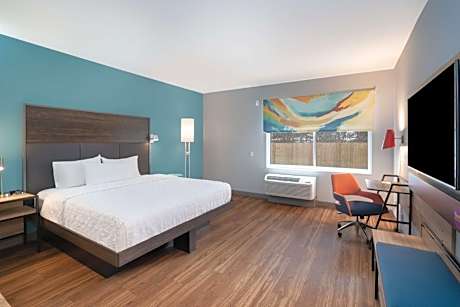 King Room with Roll-In Shower - Mobility and Hearing Access