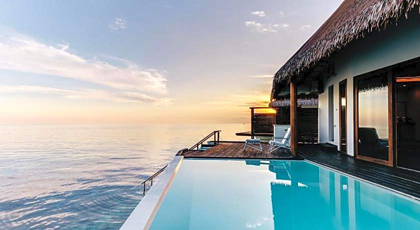 Cinnamon Velifushi Maldives