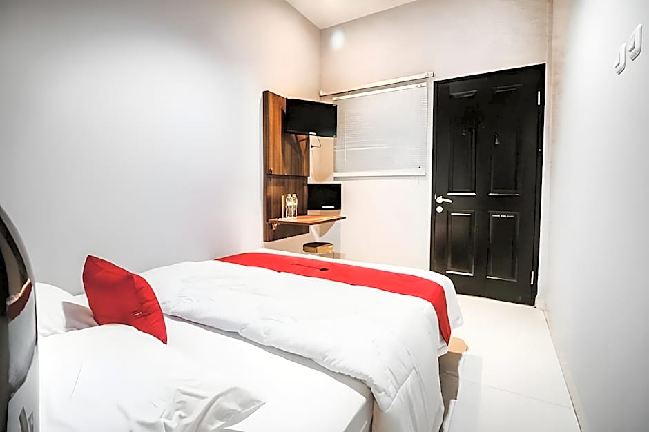 RedDoorz near Kebon Jeruk Jakarta