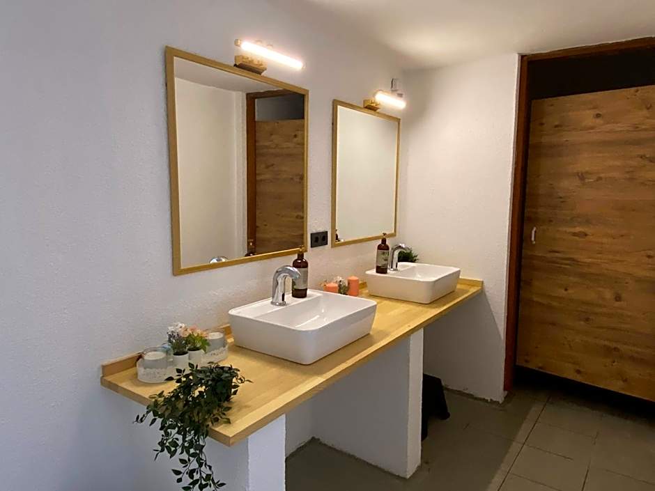Omar Hotel & Suites