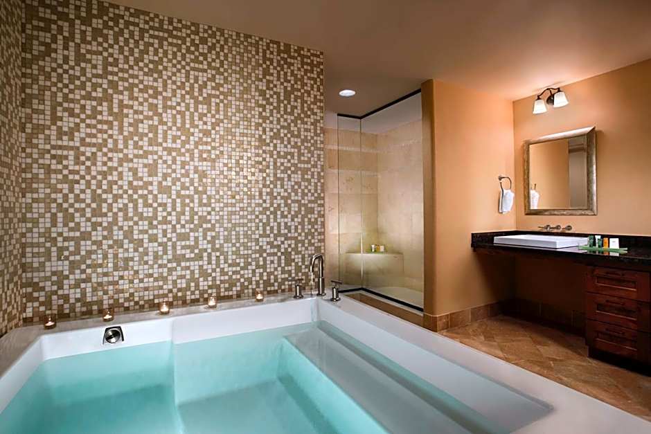 Hilton Santa Fe Resort & Spa At Buffalo Thunder