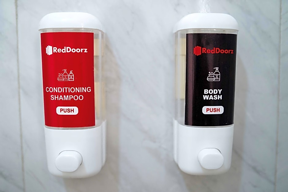 RedDoorz Plus @ Casa Lucia Sindalan San Fernando City Pampanga