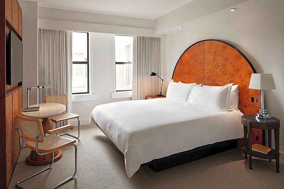 Photo 1 of 6 of Deluxe 1 King Bed