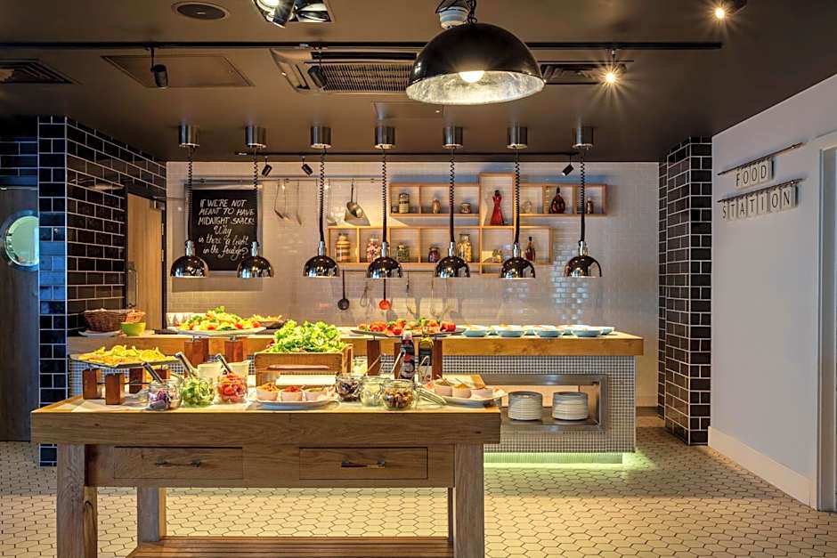 Holiday Inn London Brentford Lock By IHG