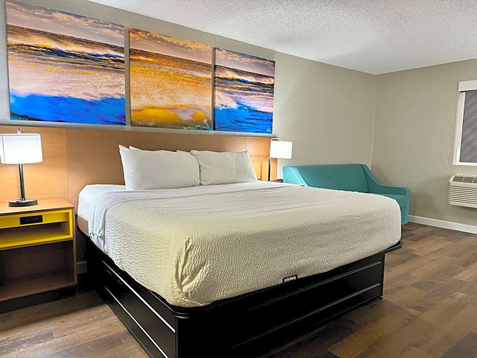 Days Inn by Wyndham Sarasota I-75