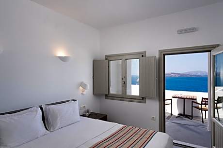 Superior Room with Caldera View