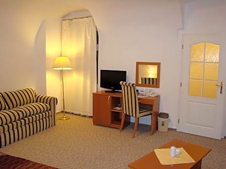 Economy Room