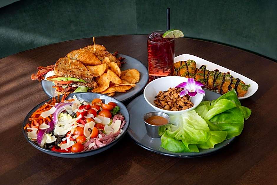 Cyrus Hotel, Topeka, A Tribute Portfolio Hotel