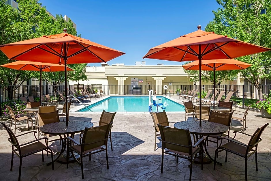 DoubleTree by Hilton Denver Central Park