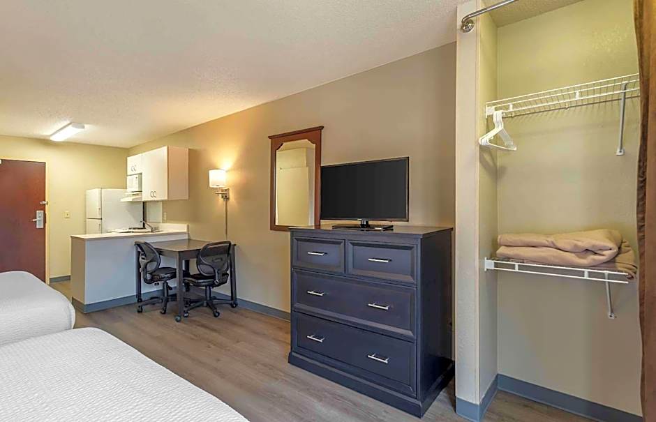 Extended Stay America Suites - Chicago - Woodfield Mall