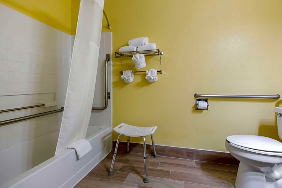 Quality Inn Williamston