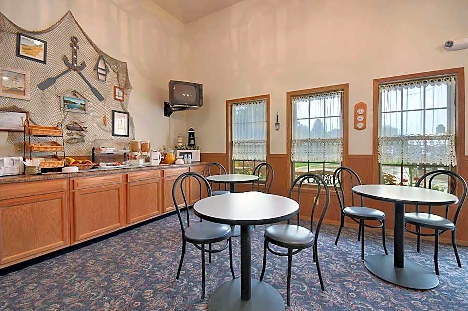 Super 8 by Wyndham Pella