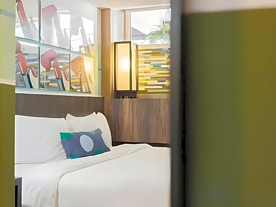 Somewhere to Escape - Hometel