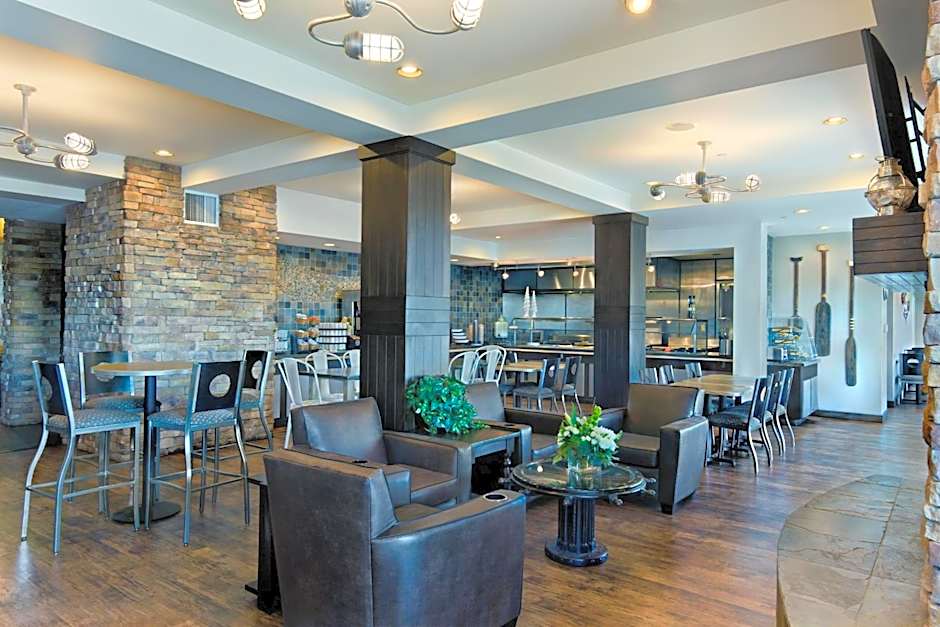 Oxford Suites Silverdale