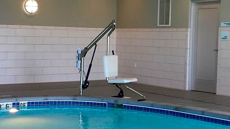 Holiday Inn Express and Suites Madison Central By IHG