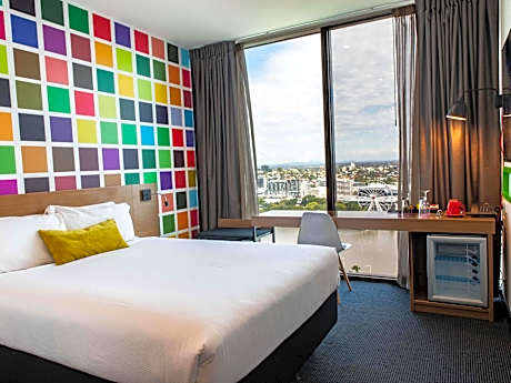 Superior King Room with River View