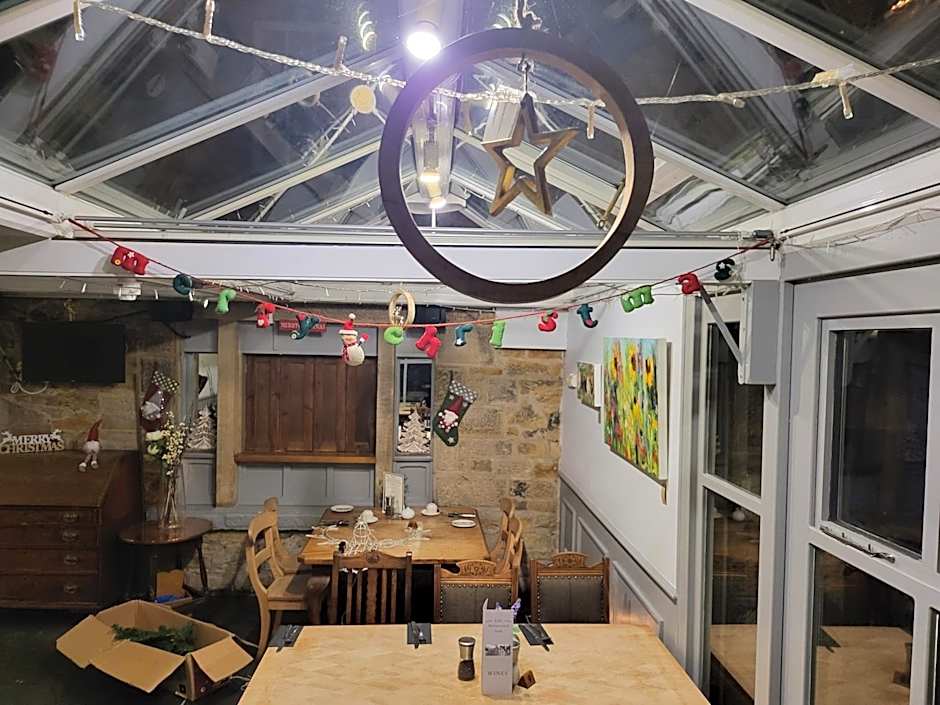 The Manifold Inn Hotel