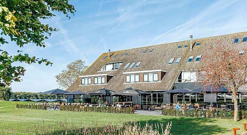 Hotel Sportsbar & Brasserie Dorhout Mees