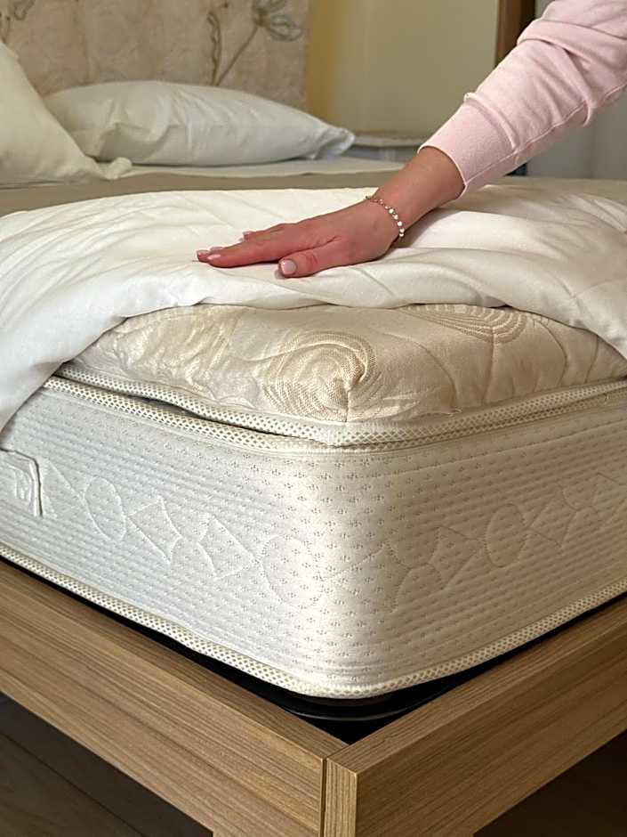 Eremes Rooms & Apartments