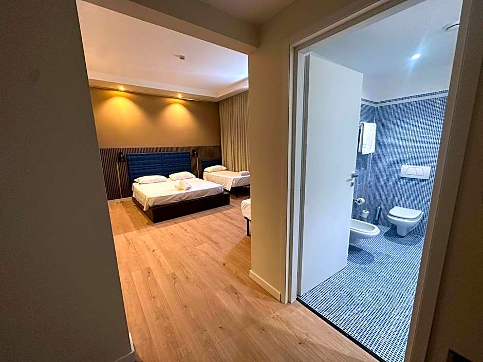 Aston Hotel