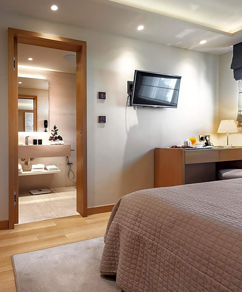 Somewhere Vouliagmeni