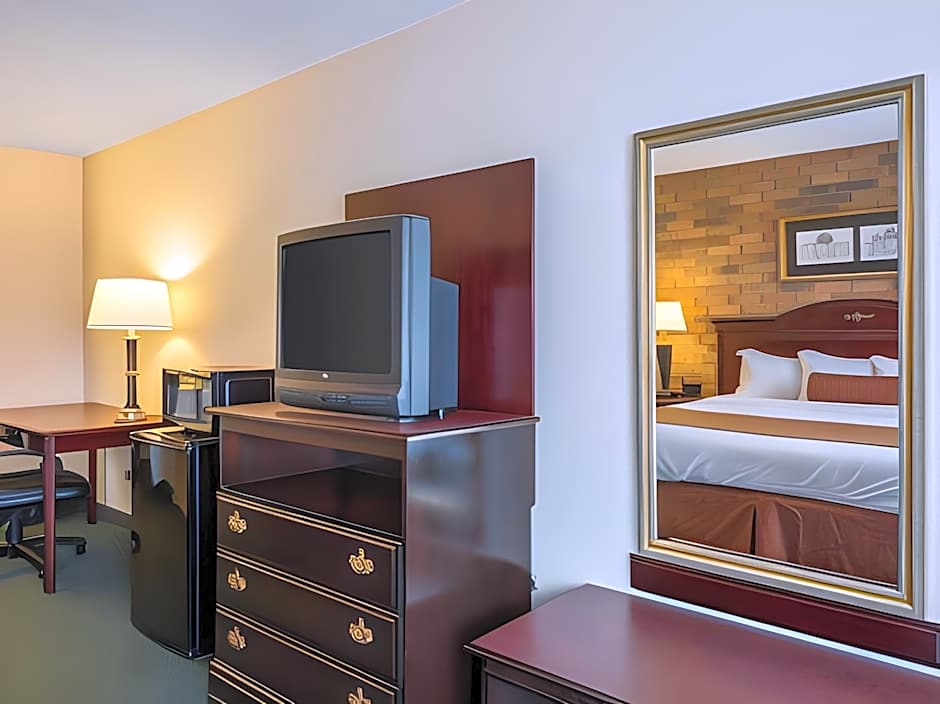Days Inn by Wyndham Batesville AR