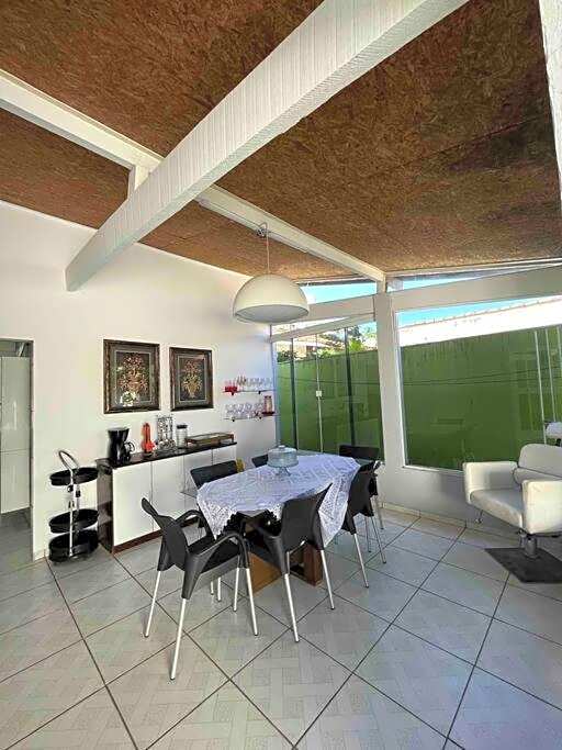 Casa espaçosa com piscina!