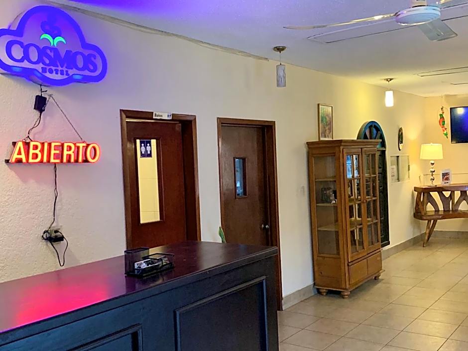 Hotel Cosmos