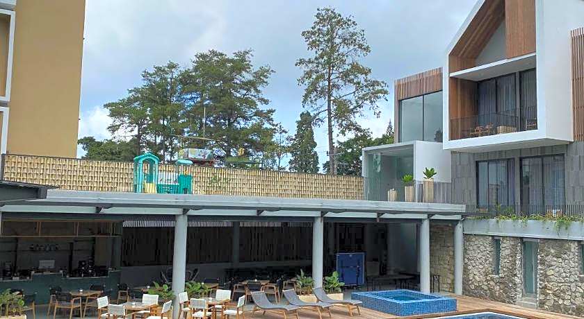 Facade Hotel by Azana