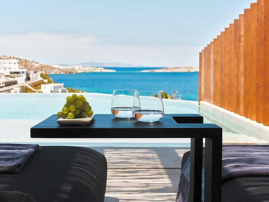 Bill & Coo Suites And Lounge