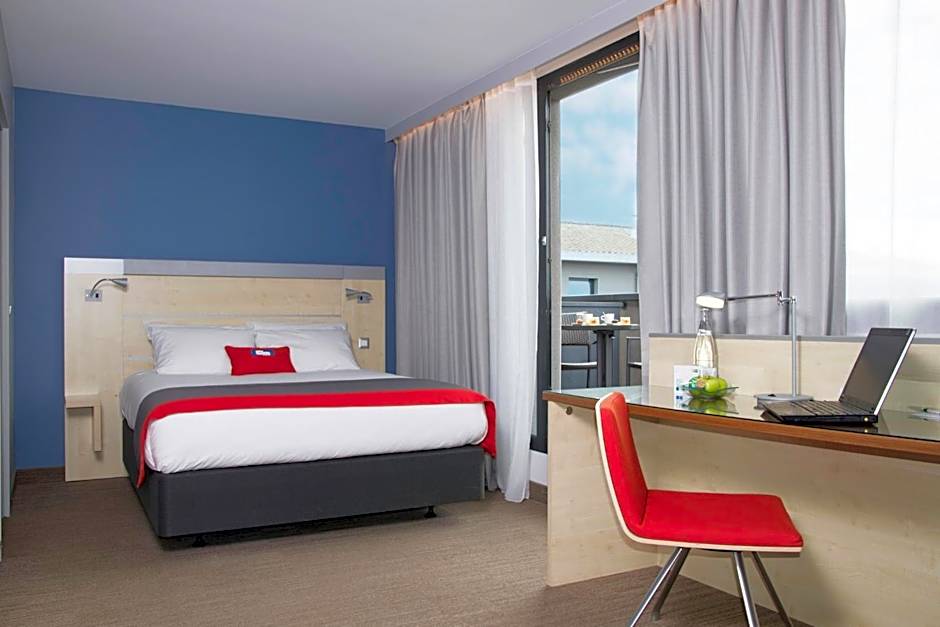 Holiday Inn Express Toulouse Airport By IHG