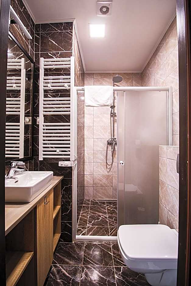 Fakapu Pince és Panzió