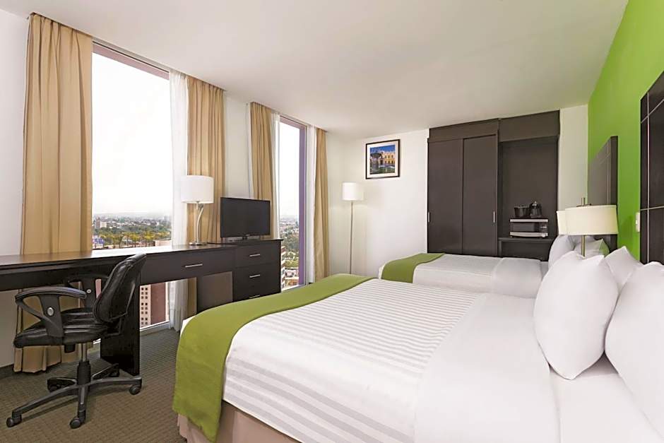 La Quinta Inn & Suites by Wyndham Puebla Palmas