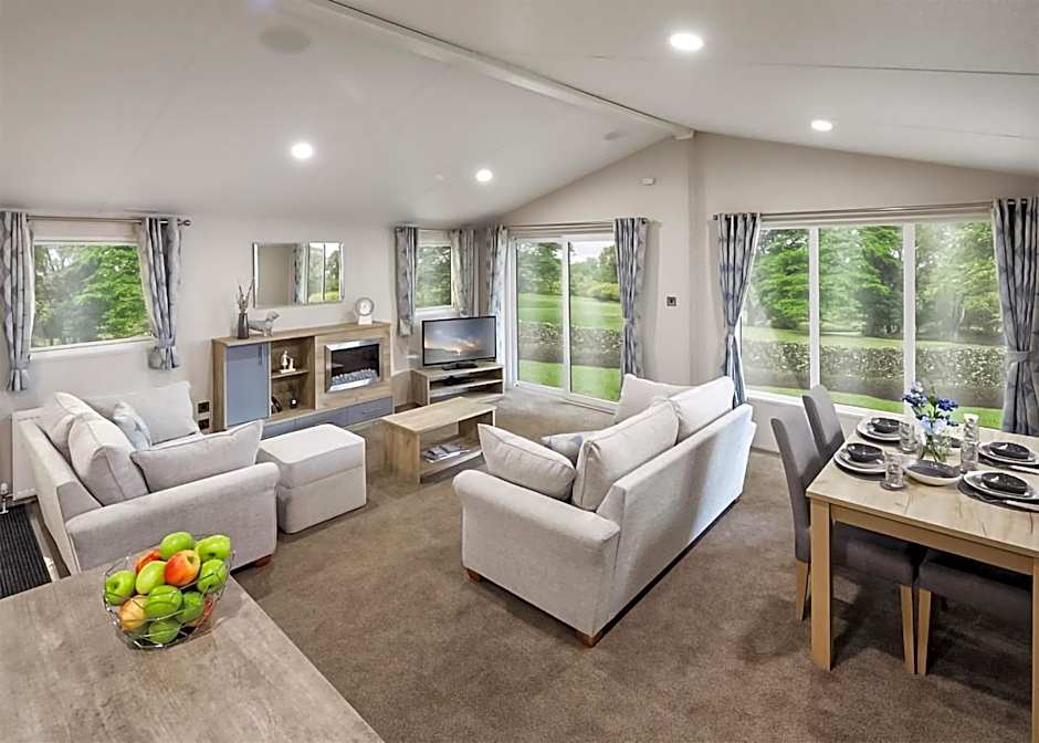 Hamlet Lodge Retreat At Calloose Holiday Park