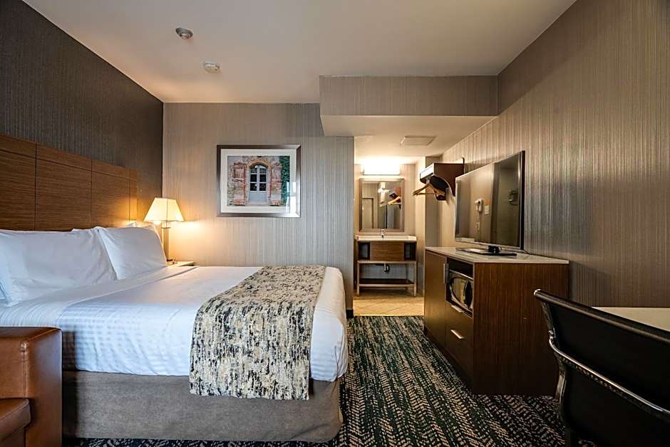 Monte Carlo Inn Toronto West Suites