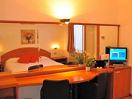 Two Connecting Double Rooms